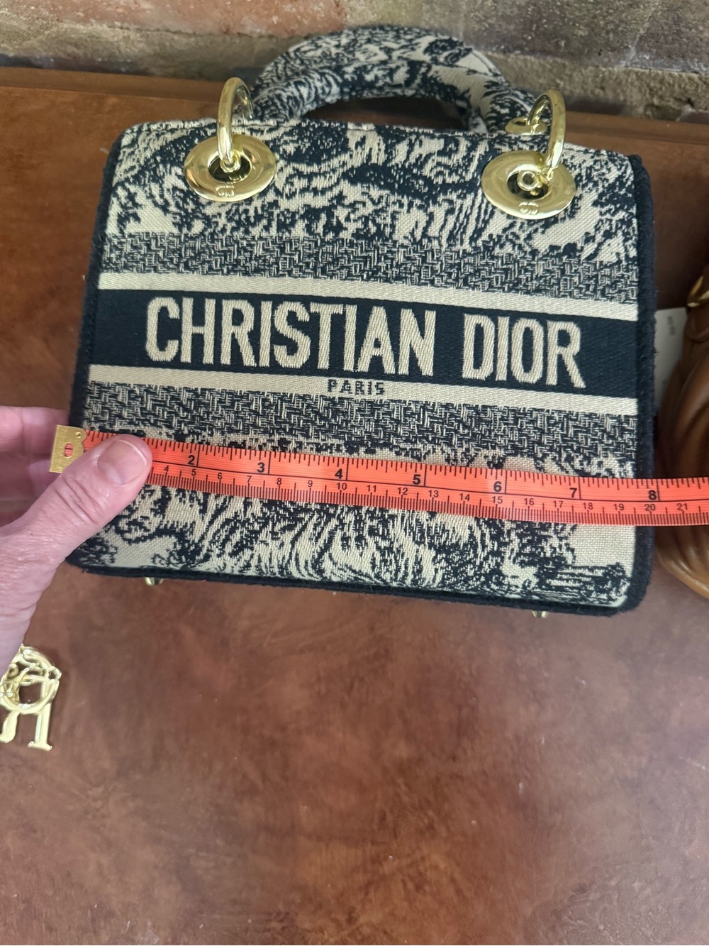 Two purses excellent condition - Picture 12 of 16